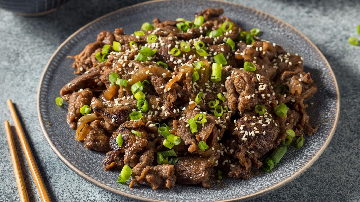 Bulgogi – koreanisches Feuerfleisch mit Reis