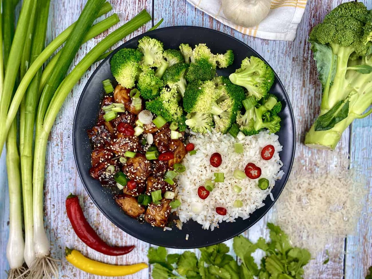Chicken Teriyaki mit Reis und Brokkoli